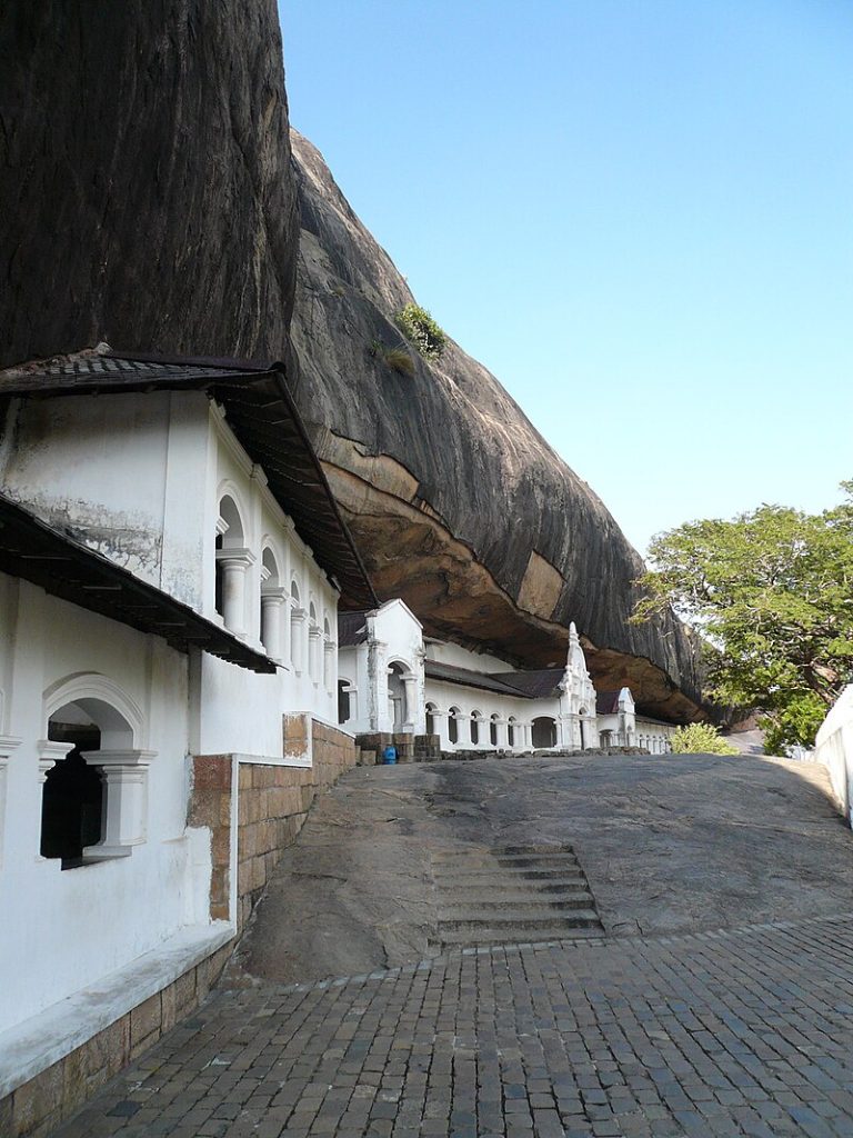 Home dambulla outside