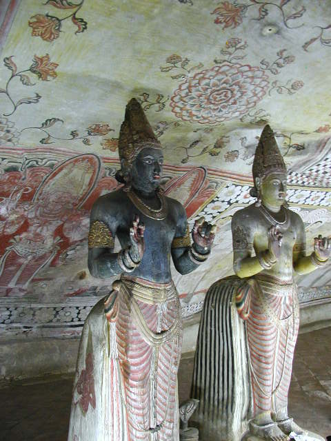 Home dhambulla cave interior 9