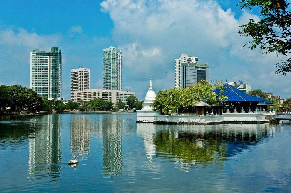 Home colombo with berei lake