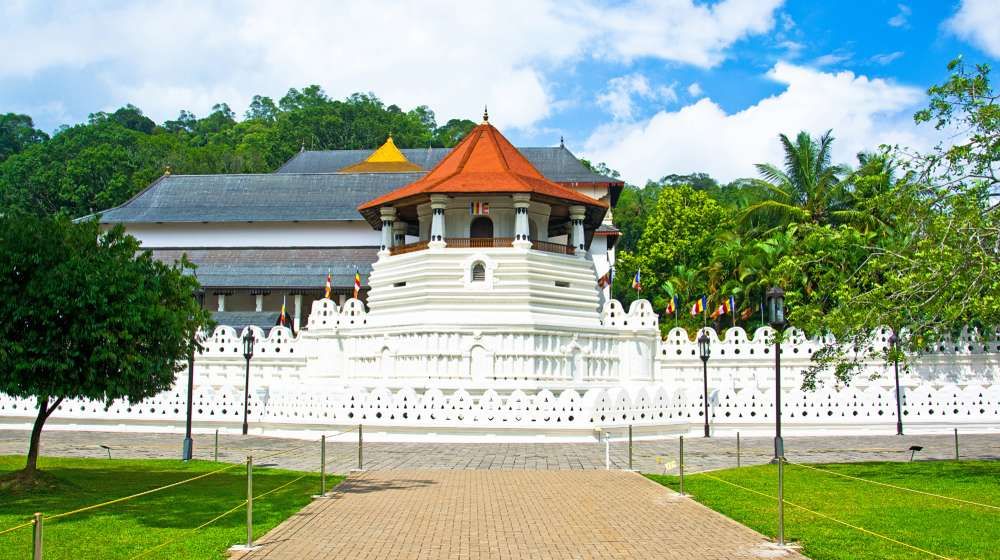 Home temple of the sacred tooth relic kandy